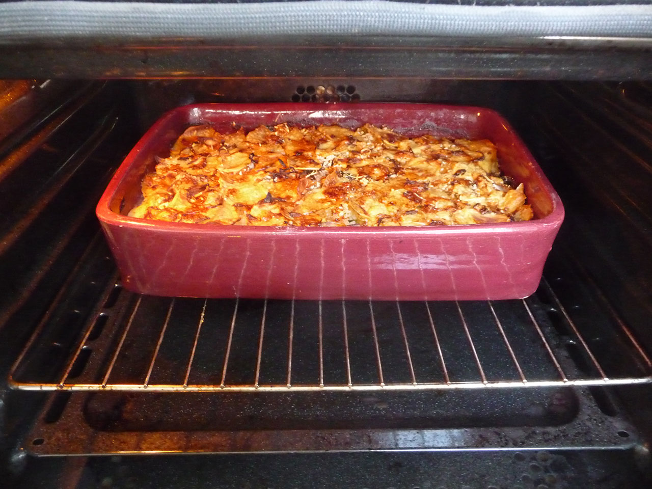 Menu italien traditionnel avec antipasto primo secondo dolce